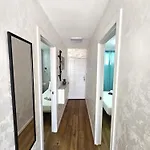 Avanita Ocean View Apartmán *