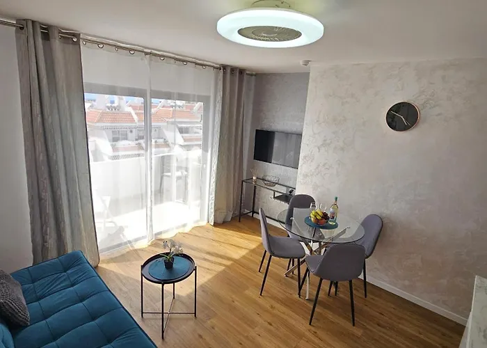 Апартаменти Avanita Ocean View